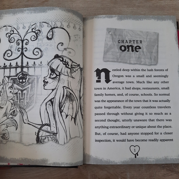 Monster High "The Ghouls Rule" Hardcover Boxed Set - Picture 7 of 11
